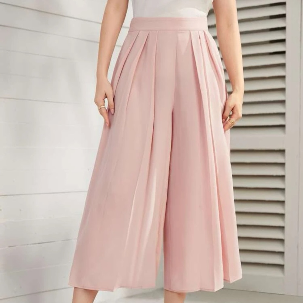 Wide leg pleated pink pants